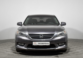 Подержанный автомобиль Honda Accord Sedan 2013 года (2 фото)