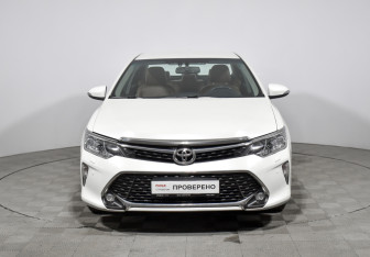 Подержанный автомобиль Toyota Camry Sedan 2017 года (2 фото)