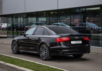 Подержанный автомобиль Audi A6 Sedan 2013 года (9 фото)