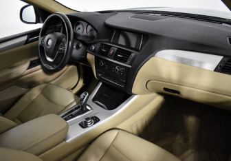 Подержанный автомобиль BMW X4 2015 года (11 фото)