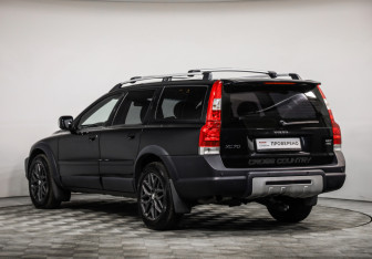 Подержанный автомобиль Volvo XC70 2006 года (7 фото)
