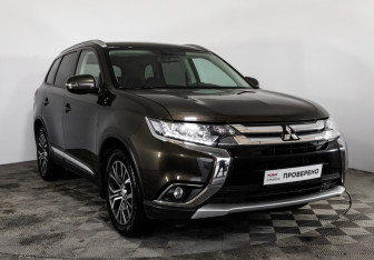 Подержанный автомобиль Mitsubishi Outlander 2018 года (3 фото)