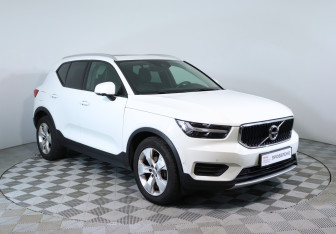 Подержанный автомобиль Volvo XC40 2019 года (3 фото)