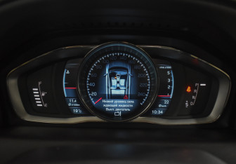 Подержанный автомобиль Volvo XC60 2014 года (19 фото)