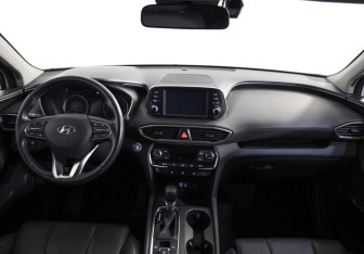 Подержанный автомобиль Hyundai Santa Fe 2019 года (9 фото)