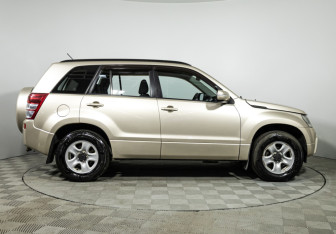 Подержанный автомобиль Suzuki Grand Vitara 2008 года (4 фото)