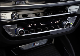 Подержанный автомобиль BMW X4 2021 года (21 фото)