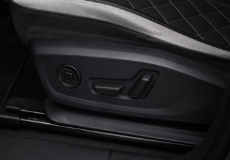 Подержанный автомобиль Audi Q3 2024 года (28 фото)