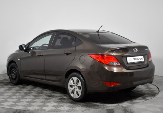 Подержанный автомобиль Hyundai Solaris Sedan 2015 года (7 фото)