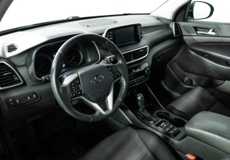 Подержанный автомобиль Hyundai Tucson 2019 года (11 фото)
