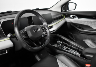Подержанный автомобиль Geely Coolray 2023 года (9 фото)