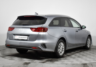 Подержанный автомобиль Kia Ceed Wagon 2022 года (5 фото)