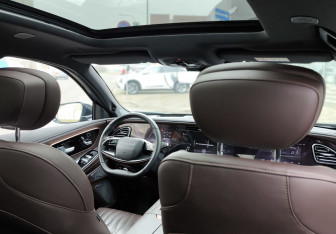 Подержанный автомобиль Exeed VX 2023 года (15 фото)