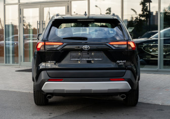 Новый Toyota RAV4 2025 (7 фото)