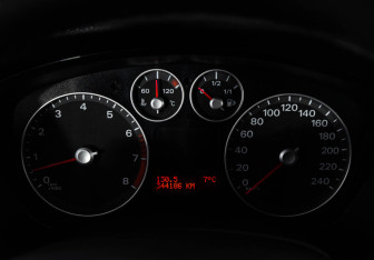 Подержанный автомобиль Ford Focus Sedan 2007 года (14 фото)