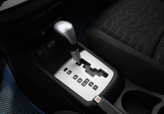 Подержанный автомобиль Kia Ceed Hatchback 2009 года (13 фото)