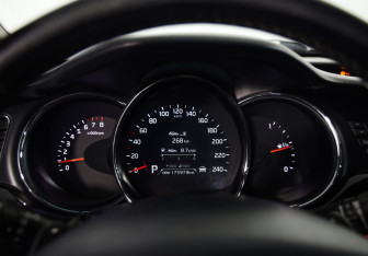 Подержанный автомобиль Kia Ceed Hatchback 2012 года (13 фото)
