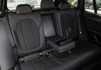 Подержанный автомобиль BMW X3 2020 года (29 фото)