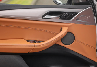 Подержанный автомобиль BMW X4 2020 года (26 фото)