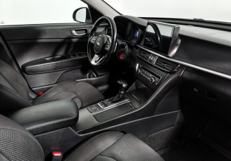 Подержанный автомобиль Kia Optima Sedan 2019 года (13 фото)