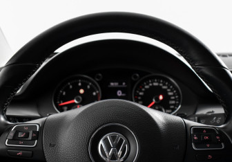 Подержанный автомобиль Volkswagen Passat Sedan 2011 года (15 фото)