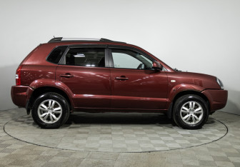 Подержанный автомобиль Hyundai Tucson 2008 года (4 фото)