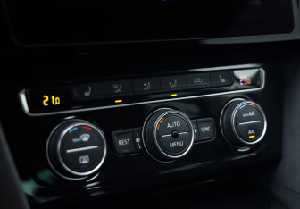 Подержанный автомобиль Volkswagen Passat Sedan 2017 года (16 фото)