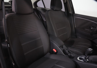 Подержанный автомобиль Renault Fluence 2016 года (20 фото)