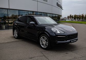 Подержанный автомобиль Porsche Cayenne 2019 года (3 фото)