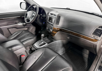 Подержанный автомобиль Hyundai Santa Fe 2011 года (13 фото)