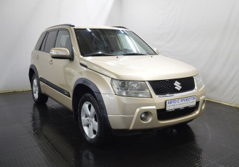 Подержанный автомобиль Suzuki Grand Vitara 2011 года (3 фото)