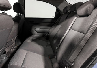 Подержанный автомобиль Chevrolet Aveo Sedan 2007 года (12 фото)