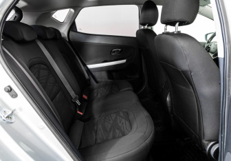 Подержанный автомобиль Kia Ceed Hatchback 2016 года (18 фото)