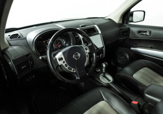 Подержанный автомобиль Nissan X-Trail 2013 года (11 фото)