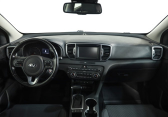 Подержанный автомобиль Kia Sportage 2017 года (9 фото)