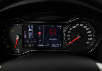 Подержанный автомобиль Ford Mondeo Sedan 2012 года (12 фото)