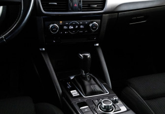 Подержанный автомобиль Mazda CX-5 2017 года (12 фото)
