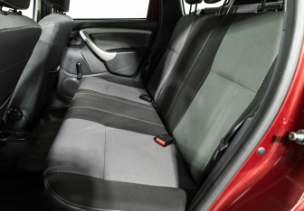 Подержанный автомобиль Renault Duster 2014 года (10 фото)
