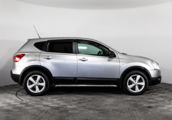 Подержанный автомобиль Nissan Qashqai 2008 года (4 фото)