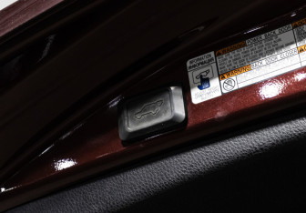 Подержанный автомобиль Toyota RAV4 2016 года (19 фото)