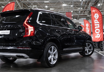 Подержанный автомобиль Volvo XC90 2020 года (9 фото)