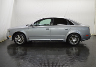 Подержанный автомобиль Audi A4 Sedan 2007 года (8 фото)