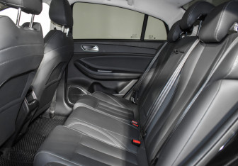 Подержанный автомобиль Omoda S5 2023 года (12 фото)