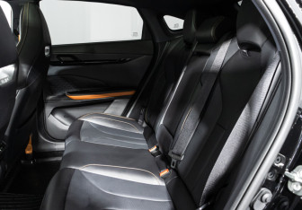 Подержанный автомобиль Changan UNI-V 2024 года (10 фото)