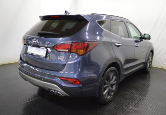 Подержанный автомобиль Hyundai Santa Fe 2016 года (5 фото)