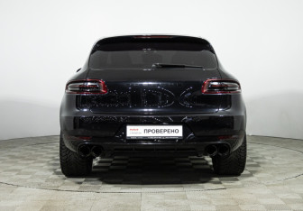 Подержанный автомобиль Porsche Macan 2015 года (6 фото)