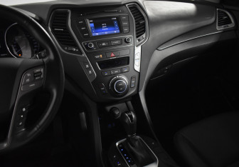 Подержанный автомобиль Hyundai Santa Fe 2017 года (22 фото)