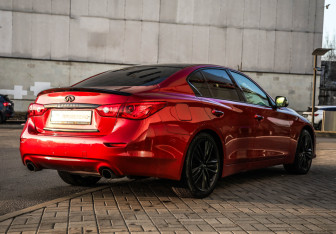 Подержанный автомобиль Infiniti Q50 2016 года (5 фото)