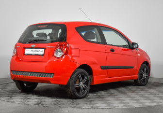 Подержанный автомобиль Chevrolet Aveo Hatchback 2010 года (5 фото)
