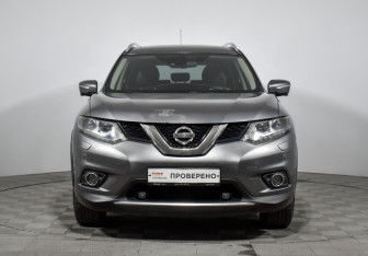 Подержанный автомобиль Nissan X-Trail 2015 года (2 фото)